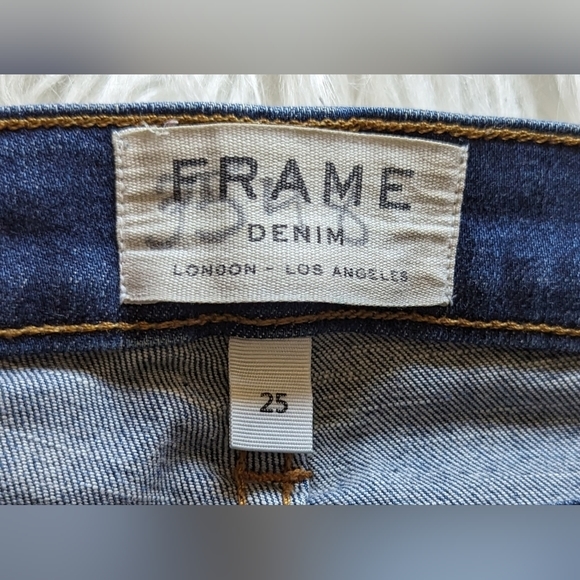 GUC Frame Le Skinny de Jeanne Crop in the York style dark distressed wash frayed - Picture 5 of 16